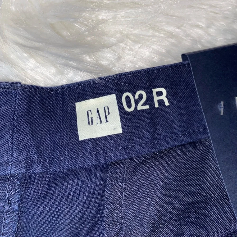 GAP new with tags size 2 R dark blue shorts